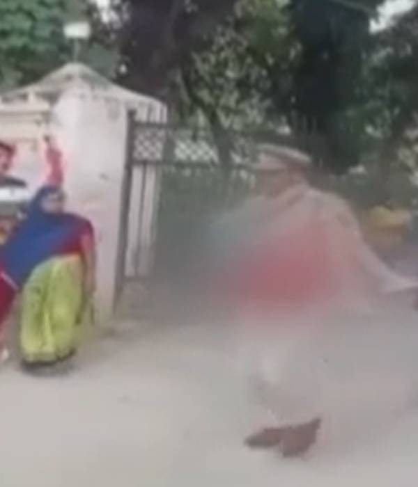 தனி ஆளாக மீட்ட போலீஸ்காரர் 