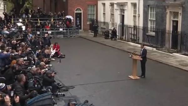 இங்கிலாந்து பிரதமராக முதல் உரை இங்கிலாந்து பிரதமராக முதல் உரை