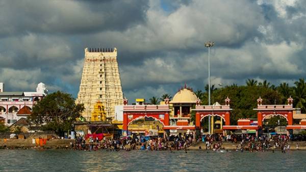 ராமேஸ்வரத்தில் பரிகார பூஜை 