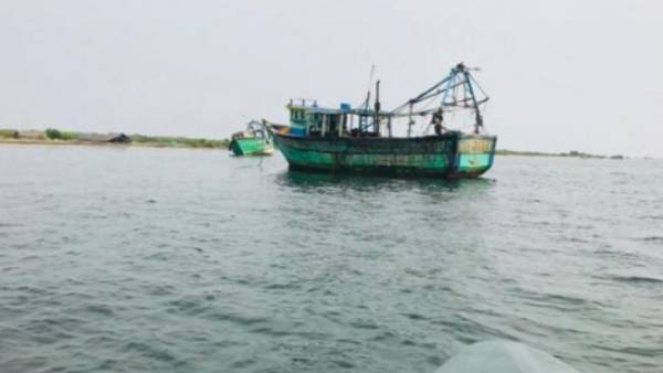 மீனவர்களின் குடும்பங்கள் 