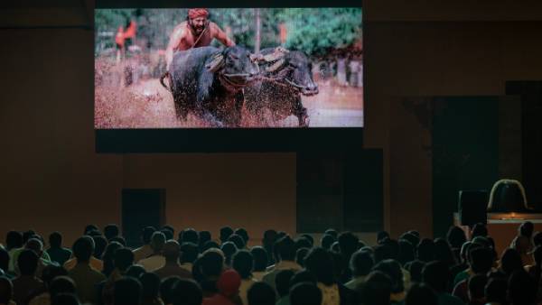 கடும் விமர்சனம் 