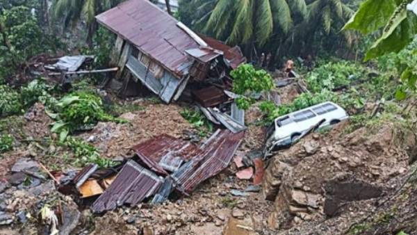 கடும் நிலச்சரிவு 