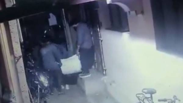 ஒற்றை ஓநாய் தாக்குதல் ஒற்றை ஓநாய் தாக்குதல்