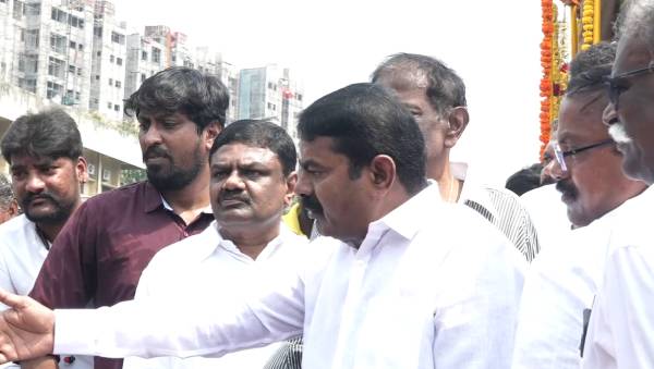 தமிழருக்குள்ளே இருக்கிற பதவி வெறி 