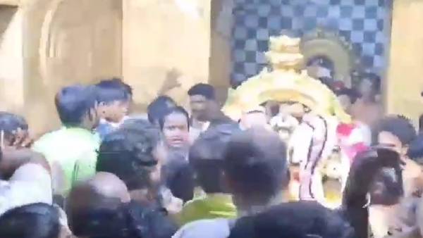 சிக்கலில் தேரோட்டம் 