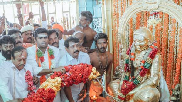 பலரும் மரியாதை