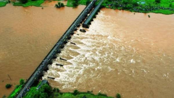  மகாராஷ்டிரா கோர விபத்து