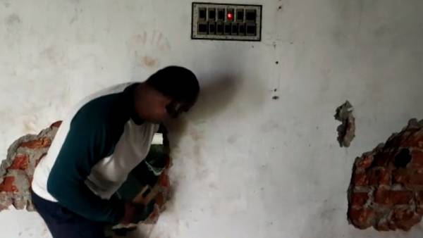 ஆந்திர போலீஸ் விசாரணை 