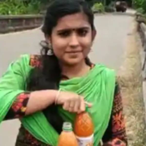 காதலி வீட்டில் குளிர்பானம் குடித்தார் 