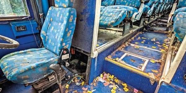 பஸ்கள் முழுவதும் ஆணுறைகள்