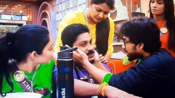 களம் இறங்கியதும் கதாநாயகன் களம் இறங்கியதும் கதாநாயகன்