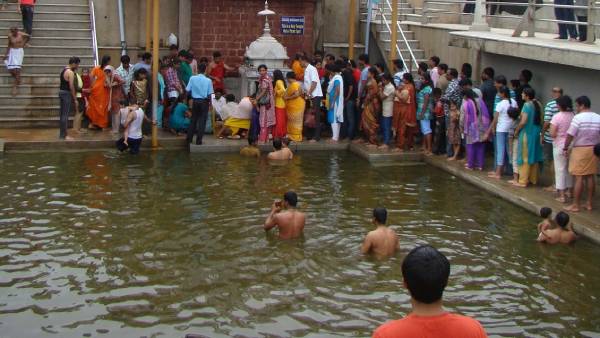 ஐப்பசி புனித நீராடல்