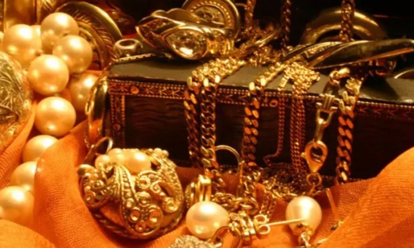 கோயில் நகைகள் அபேஸ்.. கோயில் நகைகள் அபேஸ்..