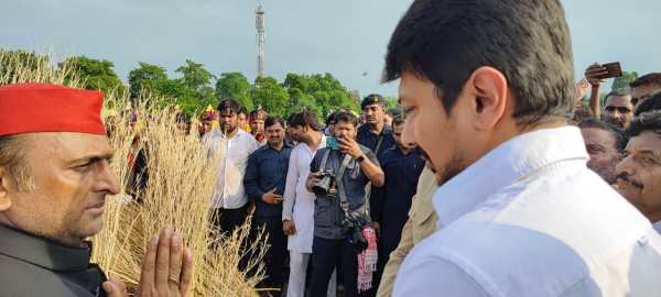 DMKs TR Balu, Udhayanidhi Stalin paid tribute to Mulayam Singh Yadav DMKs TR Balu, Udhayanidhi Stalin paid tribute to Mulayam Singh Yadav