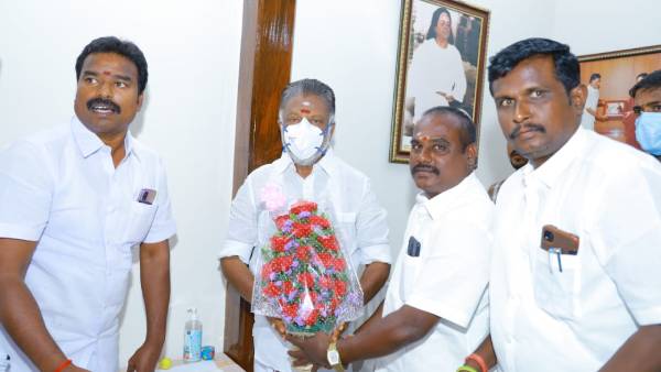 அணி தாவும் தலைகள் 