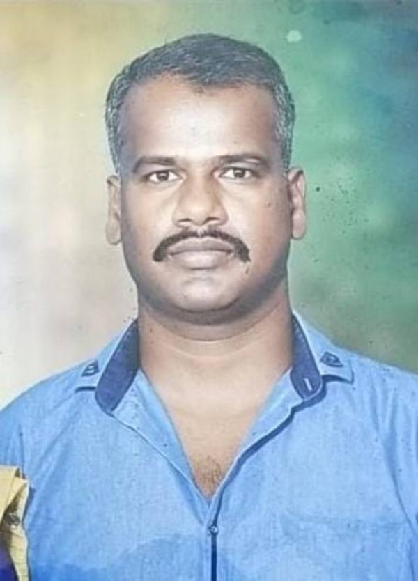 ஓய்வு பெற்ற ராணுவ வீரர் ஓய்வு பெற்ற ராணுவ வீரர்