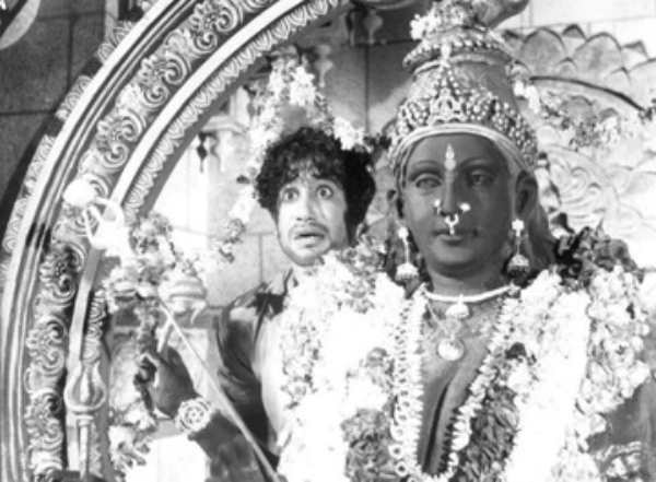தாக்குதலுக்கு ஆளான 'பராசக்தி' 