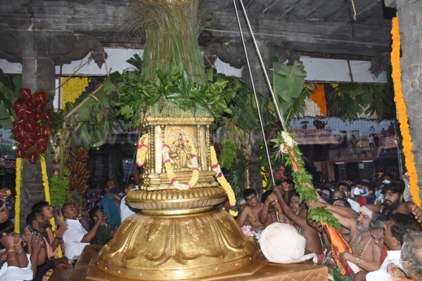 லட்சக்கணக்கான பக்தர்கள்