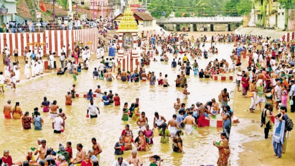 காவிரியில் புனித நீராடல்
