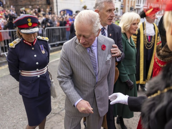 முட்டை வீச்சு