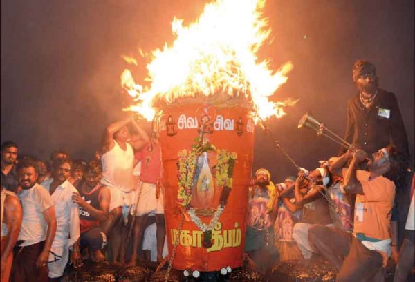 பல லட்சம் பக்தர்கள் 