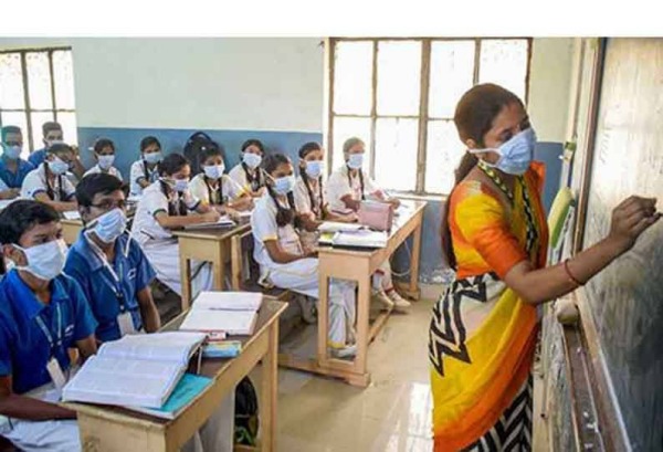  கொச்சையாகும் ஆசிரியர் - மாணவர் உறவு.. 