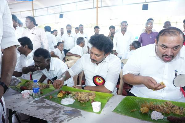  மேடைக்கு அழைத்து 