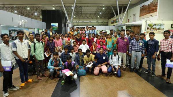 உற்சாக வரவேற்பு 