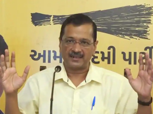 குஜராத்தில் அரவிந்த் கெஜ்ரிவால்