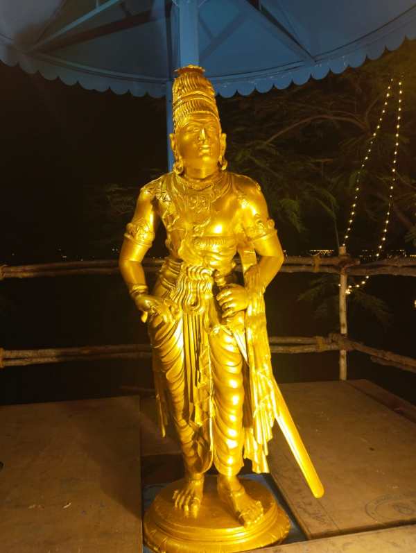 ராஜராஜ சோழன் 