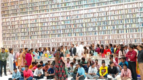 புத்தக வடிவில் புத்தக வடிவில்