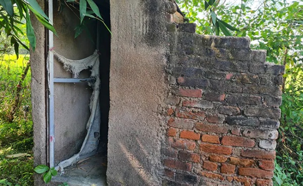 இறந்தவர்கள் பெயரில் வீடு இறந்தவர்கள் பெயரில் வீடு