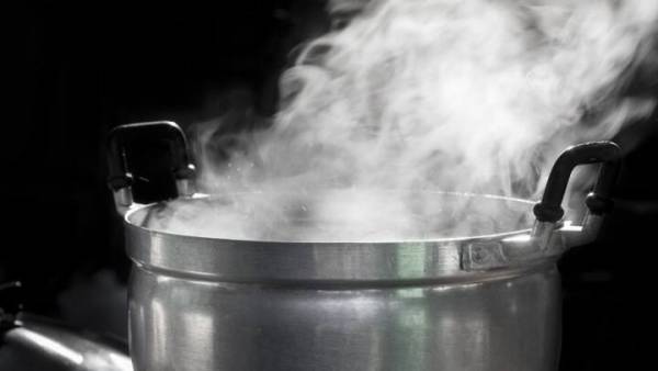 குழந்தையை குளிப்பாட்ட.. 