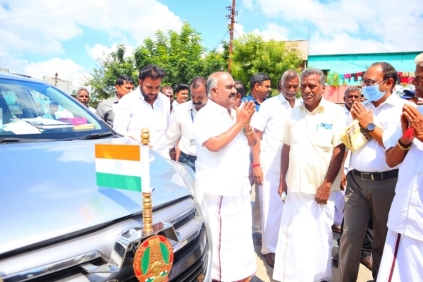 அமைச்சரிடம் கேட்ட பெற்றோர் 