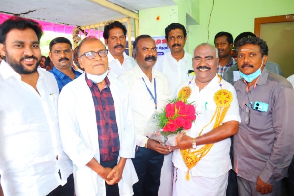 மருத்துவர்களிடம் 