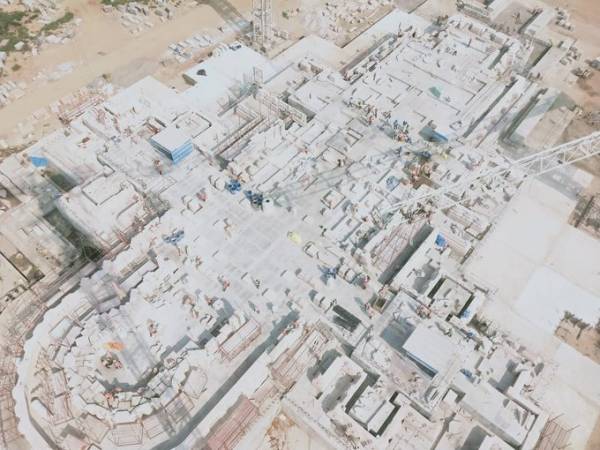 கோவில் பீடம் அமைக்கும் பணி 