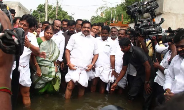 குளம் போல் நீர் தேக்கம் குளம் போல் நீர் தேக்கம்