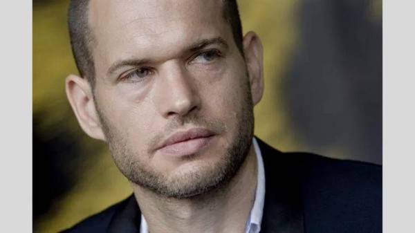 கடும் விமர்சனம் 