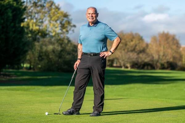 காதுக்குள்ளே இயர் பட்ஸ் பாகம் காதுக்குள்ளே இயர் பட்ஸ் பாகம்