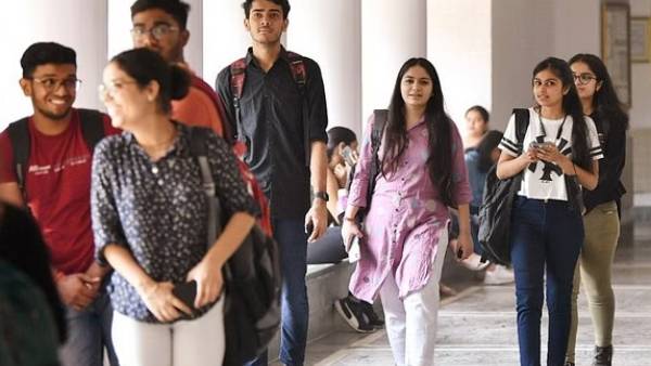 8 பல்கலைகழகங்கள் முன்னேற்றம்