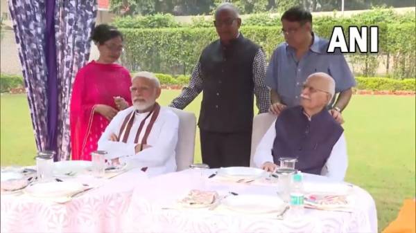 அத்வானி அரசியல் 