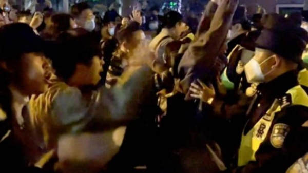 வெடித்த போராட்டம்