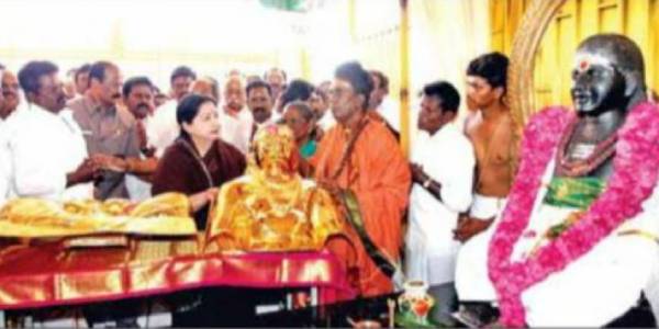 தேவர் தங்க கவசம் 