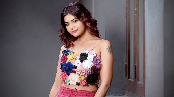 மேடையில் அசிங்கமான பேச்சு மேடையில் அசிங்கமான பேச்சு