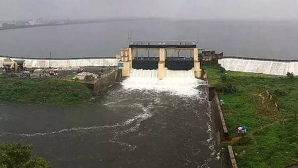 புழல் ஏரிக்கு நீர் வரத்து 