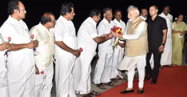 சமமாக நடத்தப்பட்டனர் சமமாக நடத்தப்பட்டனர்