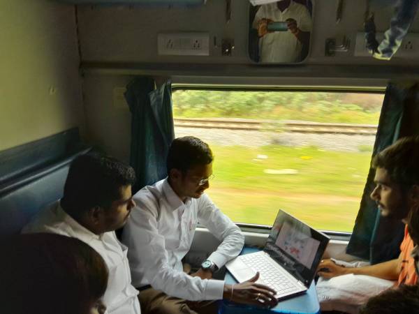 ரயிலில் அண்ணாமலை 