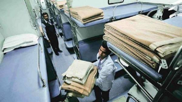 உடனே வழங்கப்பட்ட புதிய தலையணைகள்.. 