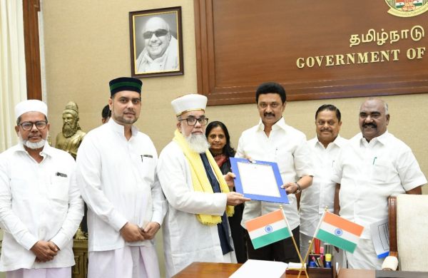 சந்தனக் கட்டைகள் 