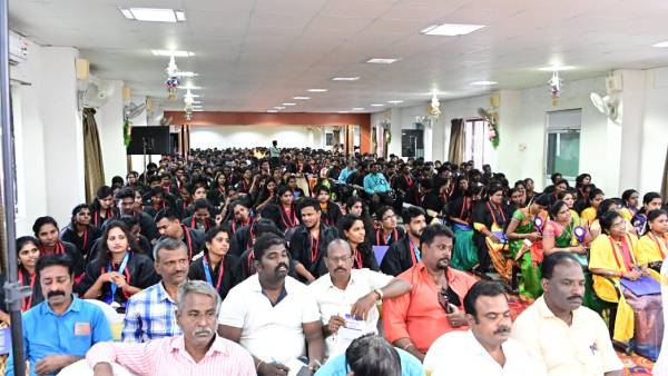  உங்கள் கையில் எதிர்காலம் 